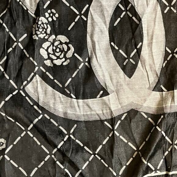 Chanel Cashmere Silk Scarf CC Logo Camila Flowers Black White 70x25 inches - Picture 11 of 16